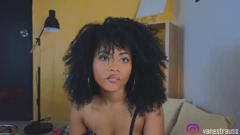 Snapshot of vanestrauss chatting on 11-28-25, 08:11 New account follow me online show from 11-28-25, 08:11