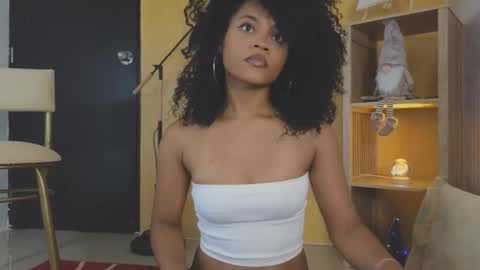 Snapshot of vanestrauss chatting on 12-01-25, 08:14 New account follow me online show from 12-01-25, 08:14