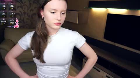 Snapshot of vanettakrupka chatting on 10-25-25, 06:13 Luna online show from 10-25-25, 06:13