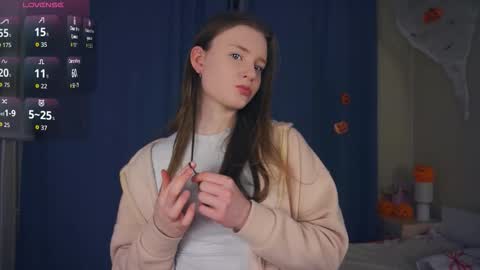 Snapshot of vanettakrupka chatting on 11-12-25, 06:52 Luna online show from 11-12-25, 06:52