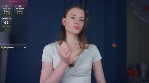 Snapshot of vanettakrupka chatting on 11-15-25, 06:48 Luna online show from 11-15-25, 06:48