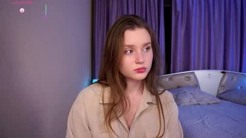 Snapshot of vanettakrupka chatting on 11-27-25, 06:21 Luna online show from 11-27-25, 06:21