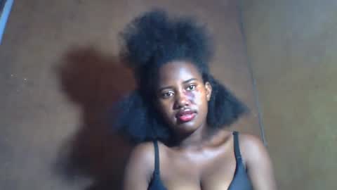 Snapshot of vaniah321 chatting on 01-15-25, 11:00 vaniah321 online show from 01-15-25, 11:00