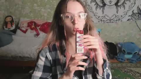 Snapshot of vanilla_arya chatting on 05-12-26, 12:46 Adelina online show from 05-12-26, 12:46
