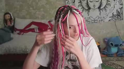 Snapshot of vanilla_arya chatting on 06-14-26, 08:49 Adelina online show from 06-14-26, 08:49