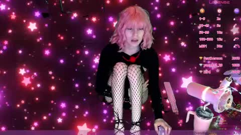 Snapshot of vanilla_skkye chatting on 09-30-25, 03:11 Skkye online show from 09-30-25, 03:11