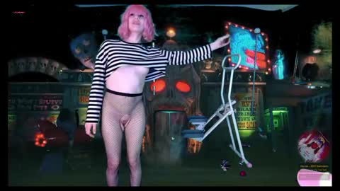 Snapshot of vanilla_skkye chatting on 10-10-25, 02:38 Skkye online show from 10-10-25, 02:38