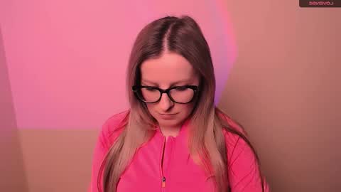 Mia online show from 02-24-26, 04:38