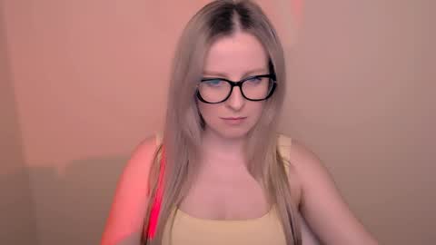 Mia online show from 04-05-26, 06:16