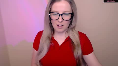 Snapshot of vanillaex_ chatting on 04-25-26, 04:04 Mia online show from 04-25-26, 04:04