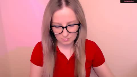 Snapshot of vanillaex_ chatting on 04-26-26, 10:57 Mia online show from 04-26-26, 10:57