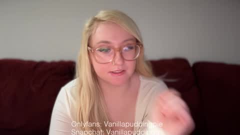 Snapshot of vanillapuddingpie chatting on 01-09-25, 02:01 vanillapuddingpie online show from 01-09-25, 02:01