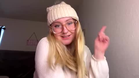 Snapshot of vanillapuddingpie chatting on 01-10-25, 09:53 vanillapuddingpie online show from 01-10-25, 09:53