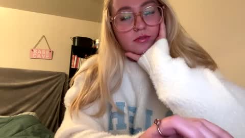 Snapshot of vanillapuddingpie chatting on 01-21-25, 03:37 vanillapuddingpie online show from 01-21-25, 03:37