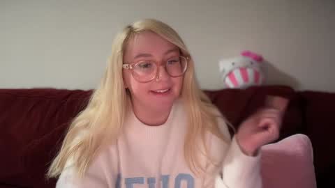 Snapshot of vanillapuddingpie chatting on 01-23-25, 05:02 vanillapuddingpie online show from 01-23-25, 05:02