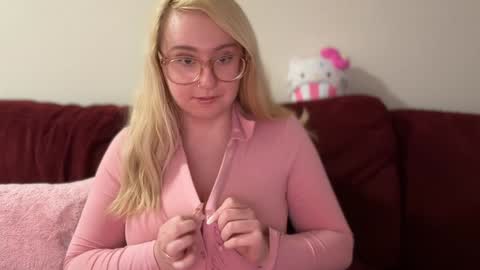 Snapshot of vanillapuddingpie chatting on 01-27-25, 12:54 vanillapuddingpie online show from 01-27-25, 12:54