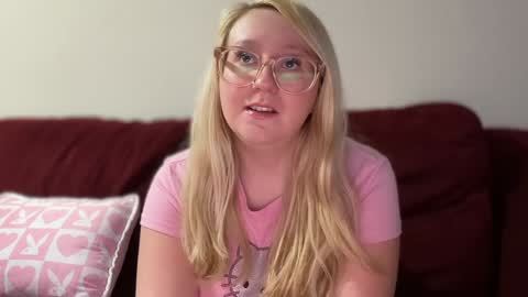 Snapshot of vanillapuddingpie chatting on 01-30-25, 11:45 vanillapuddingpie online show from 01-30-25, 11:45