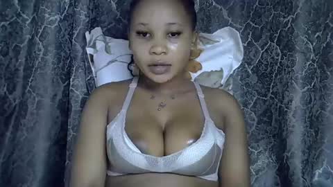 Snapshot of vanillavenus chatting on 01-19-26, 12:20 vanillavenus online show from 01-19-26, 12:20