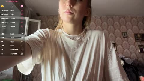 Snapshot of vannesatalamas chatting on 05-24-26, 05:56 Mia online show from 05-24-26, 05:56