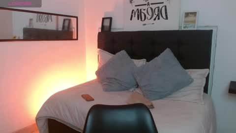 vane online show from 10-10-25, 07:02