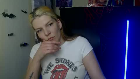 Snapshot of vanrey_ chatting on 04-30-26, 04:02 Vanessa online show from 04-30-26, 04:02