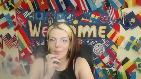 Snapshot of vanrey_ chatting on 05-07-26, 06:30 Vanessa online show from 05-07-26, 06:30