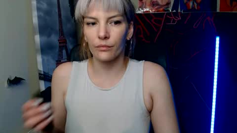 Snapshot of vanrey_ chatting on 05-16-26, 03:44 Vanessa online show from 05-16-26, 03:44