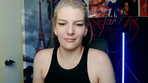 Snapshot of vanrey_ chatting on 05-21-26, 09:38 Vanessa online show from 05-21-26, 09:38