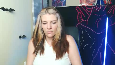 Snapshot of vanrey_ chatting on 06-03-26, 07:00 Vanessa online show from 06-03-26, 07:00