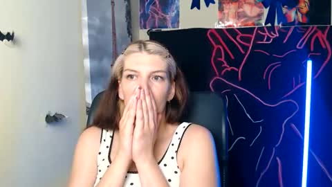 Snapshot of vanrey_ chatting on 06-08-26, 06:14 Vanessa online show from 06-08-26, 06:14