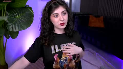 Snapshot of vansessanyx chatting on 05-18-26, 10:26 VanessaNyx online show from 05-18-26, 10:26