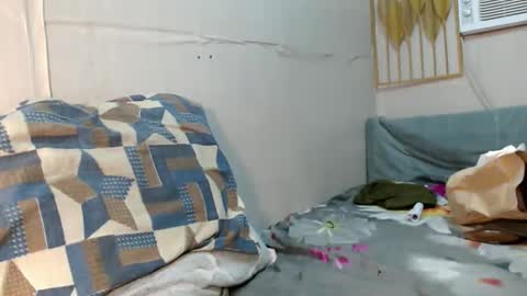 Snapshot of vanxxx2005 chatting on 12-20-25, 06:48 vanxxx2005 online show from 12-20-25, 06:48