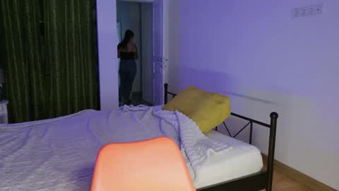 Snapshot of vaolietkat chatting on 01-10-26, 06:59 vaolietkat online show from 01-10-26, 06:59