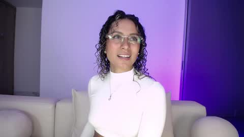 varenka_ivanova22 online show from 04-01-26, 03:40