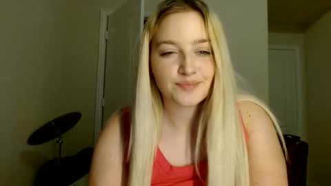 Snapshot of varsityviolet chatting on 02-05-26, 02:49 varsityviolet online show from 02-05-26, 02:49
