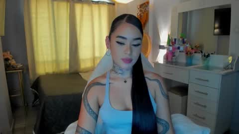 Snapshot of vayolett_bass chatting on 02-10-26, 10:25 Vayolett Bass online show from 02-10-26, 10:25