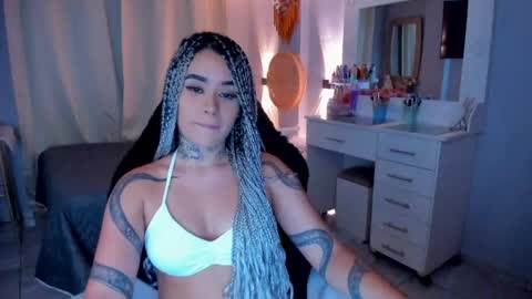 Snapshot of vayolett_bass chatting on 04-27-26, 06:44 Vayolett Bass online show from 04-27-26, 06:44