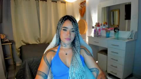 Snapshot of vayolett_bass chatting on 05-01-26, 06:40 Vayolett Bass online show from 05-01-26, 06:40