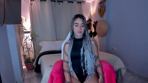 Snapshot of vayolett_bass chatting on 05-14-26, 08:21 Vayolett Bass online show from 05-14-26, 08:21