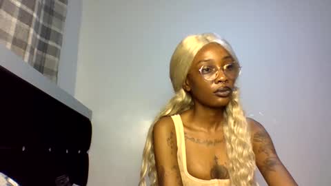 Snapshot of veegee7 chatting on 03-11-26, 05:35 Luma online show from 03-11-26, 05:35