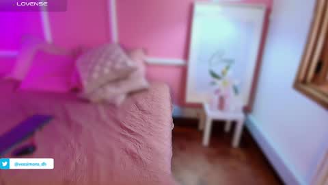 Snapshot of veesimons_dh chatting on 01-17-25, 08:44 Vee Simons online show from 01-17-25, 08:44