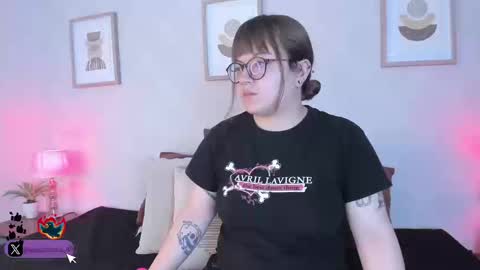 Snapshot of veesimons_dh chatting on 09-11-25, 08:53 Vee Simons online show from 09-11-25, 08:53