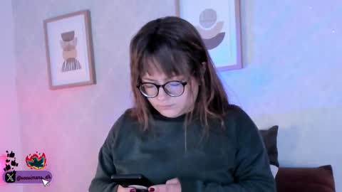 Snapshot of veesimons_dh chatting on 09-19-25, 07:47 Vee Simons online show from 09-19-25, 07:47