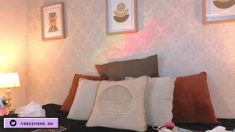 Vee Simons online show from 02-05-26, 08:35