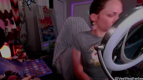 Violet Weatherbee online show from 05-20-26, 10:16