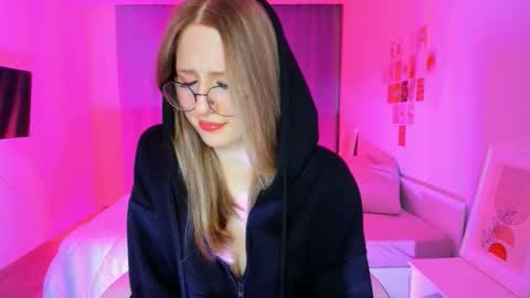 Emma online show from 03-03-26, 03:45