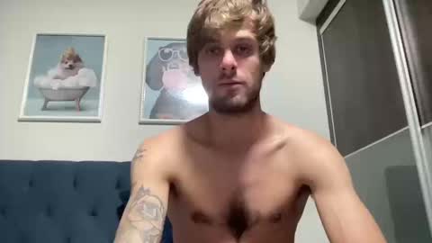 Snapshot of vegassangel chatting on 10-10-25, 02:54 Joeyyy online show from 10-10-25, 02:54