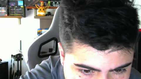 Snapshot of veils24 chatting on 02-12-26, 02:45 Charles online show from 02-12-26, 02:45