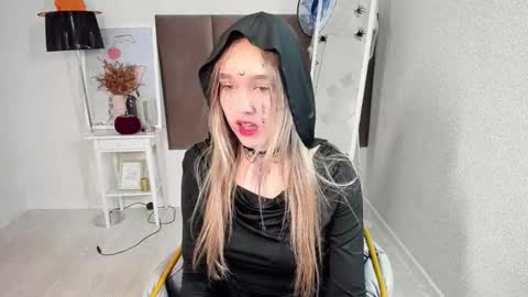 Snapshot of vel1ka chatting on 10-28-25, 10:08 Barbara online show from 10-28-25, 10:08