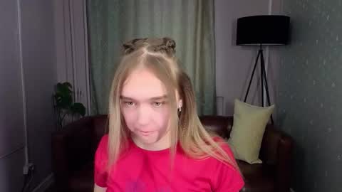 Snapshot of vel1ka chatting on 11-11-25, 10:26 Barbara online show from 11-11-25, 10:26